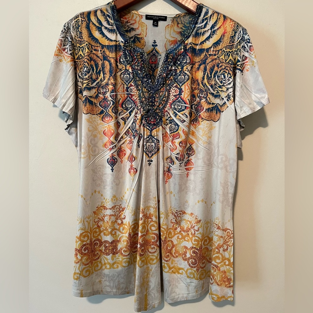 Women’s Shirt with pretty blue, gold and cream neck design. Size 2X